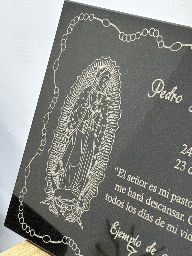 Lápida de Granito Negro 12” x 24” – Homenaje Personalizado